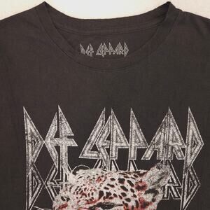 Def Leppard Band Graphic Short Sleeve Crew Neck Shirt Womens Size Large L Black